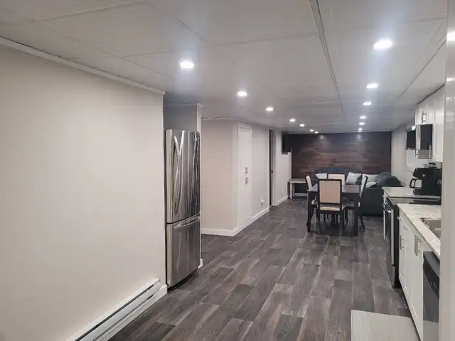 3 bdrm fully furnished ground level suite - Photo 5