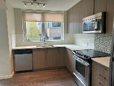 One bedroom   den in heart of Central City Surrey - Photo 2