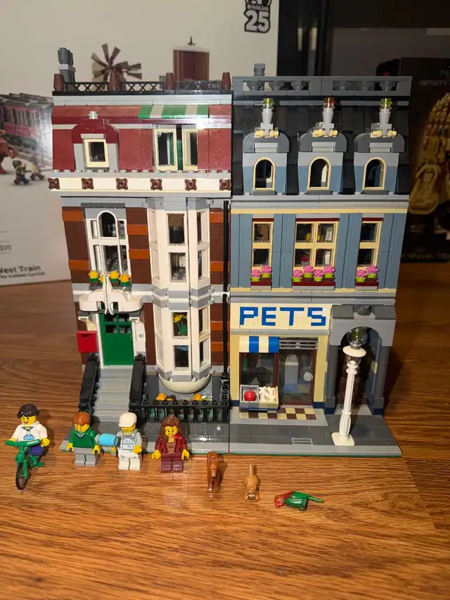 Lego Pet Shop - Retired