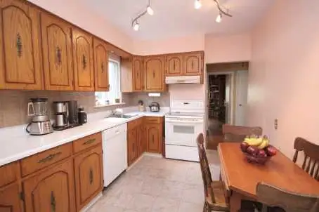 Main & 2nd Floor 4Bedroom,House,Rent $3000,Victoria Pk Ave & Egl - Photo 2