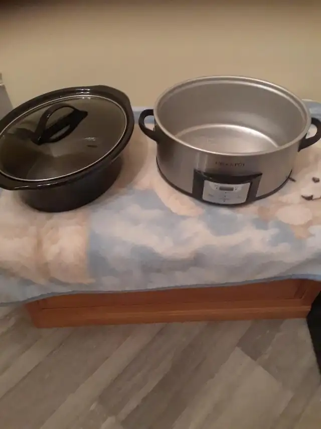 Crock pot 6 quart digital works buy for $100.00 reasonable offer