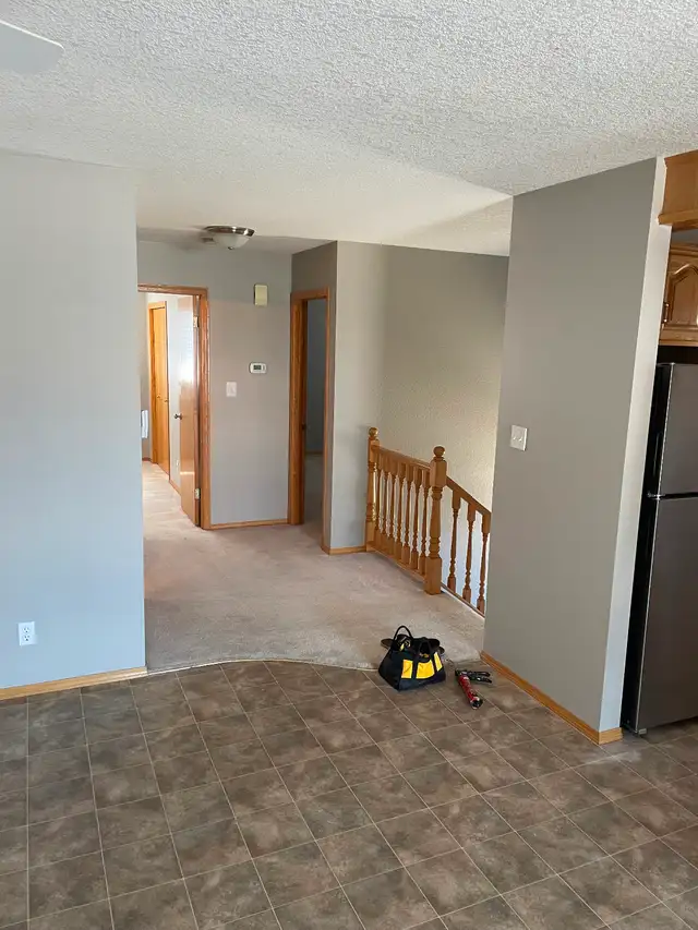 Large Spacious 2 Bdrm Mainfloor Suite for Rent - Photo 7