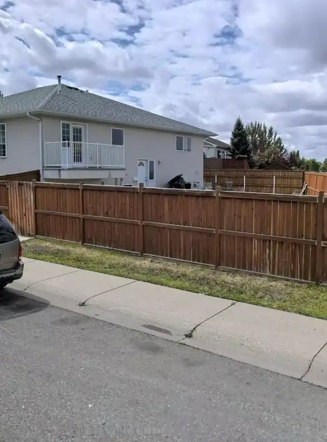 Large Spacious 2 Bdrm Mainfloor Suite for Rent - Photo 9