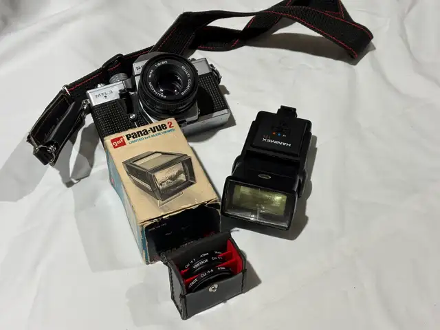 Praktica MTL3 35mm Film Camera Bundle w/ Lens & Flash - Photo 4