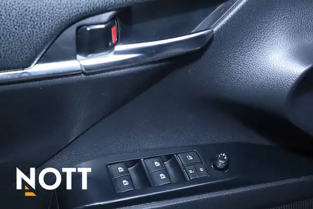 2019 TOYOTA CAMRY SE - Photo 11