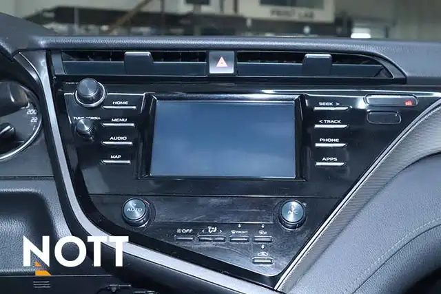 2019 TOYOTA CAMRY SE - Photo 16
