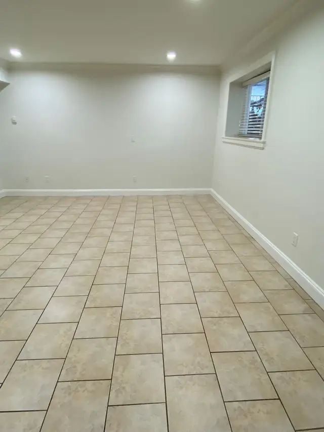 2 bedroom basement suite for rent in Burnaby by Burnaby Hospital - Photo 3