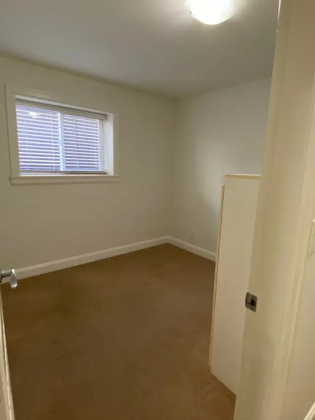 2 bedroom basement suite for rent in Burnaby by Burnaby Hospital - Photo 4