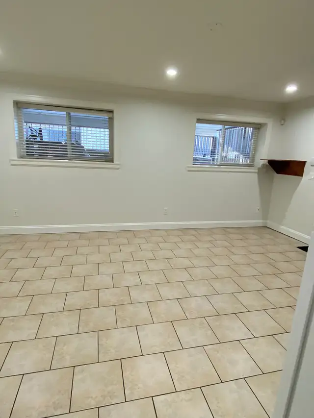 2 bedroom basement suite for rent in Burnaby by Burnaby Hospital - Photo 11