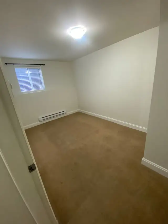 2 bedroom basement suite for rent in Burnaby by Burnaby Hospital - Photo 12