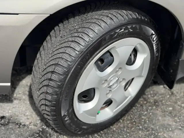 2004 Nissan Sentra 4dr Sdn 1.8 AUTO | ONLY 107000 | FREE 10,000 - Photo 20