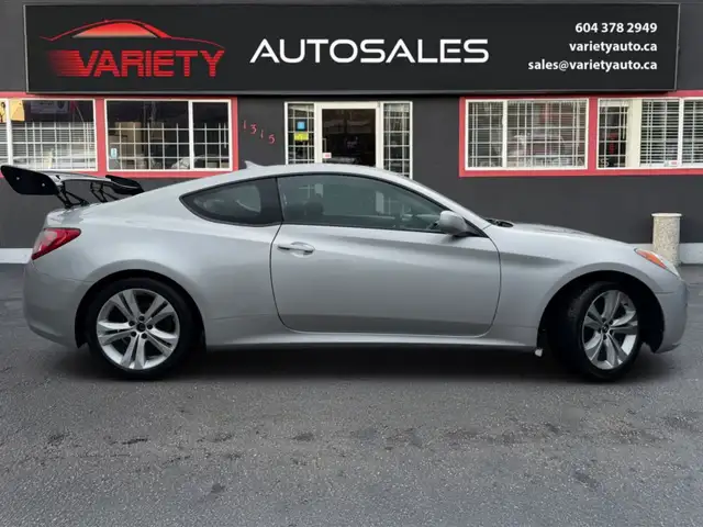 2011 Hyundai Genesis 2dr I4 Man | SPORTY | FREE ONE YEAR OR 20,0 - Photo 5