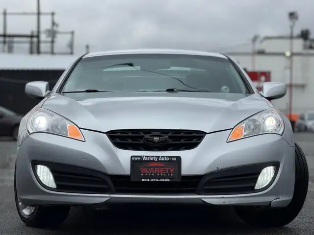 2011 Hyundai Genesis 2dr I4 Man | SPORTY | FREE ONE YEAR OR 20,0 - Photo 7