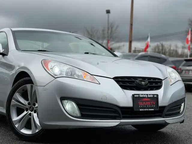 2011 Hyundai Genesis 2dr I4 Man | SPORTY | FREE ONE YEAR OR 20,0 - Photo 8