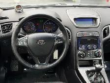2011 Hyundai Genesis 2dr I4 Man | SPORTY | FREE ONE YEAR OR 20,0 - Photo 14