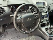 2011 Hyundai Genesis 2dr I4 Man | SPORTY | FREE ONE YEAR OR 20,0 - Photo 17