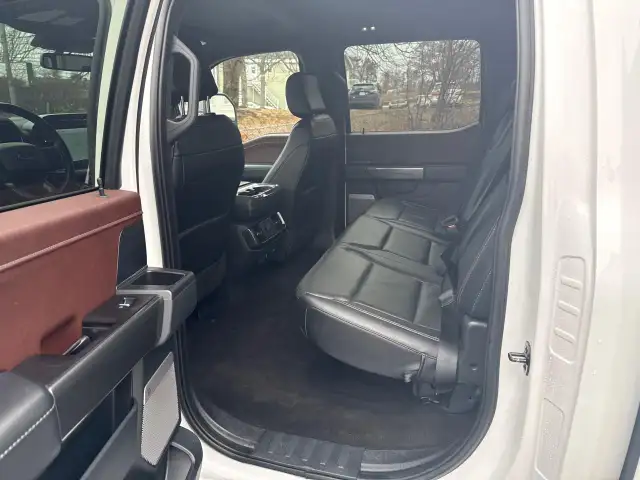 2022 Ford F-150 Lariat CREW CAB! LEATHER! 360 DEGREE CAMERA!... - Photo 12