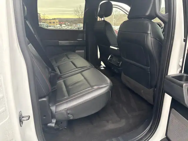2022 Ford F-150 Lariat CREW CAB! LEATHER! 360 DEGREE CAMERA!... - Photo 16