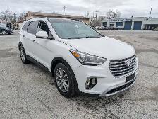 2017 Hyundai Santa Fe - Photo 2