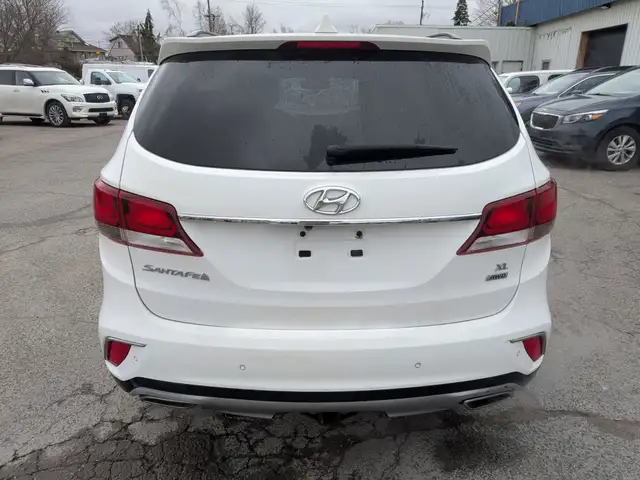 2017 Hyundai Santa Fe - Photo 4