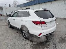 2017 Hyundai Santa Fe - Photo 6
