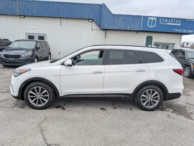 2017 Hyundai Santa Fe - Photo 7