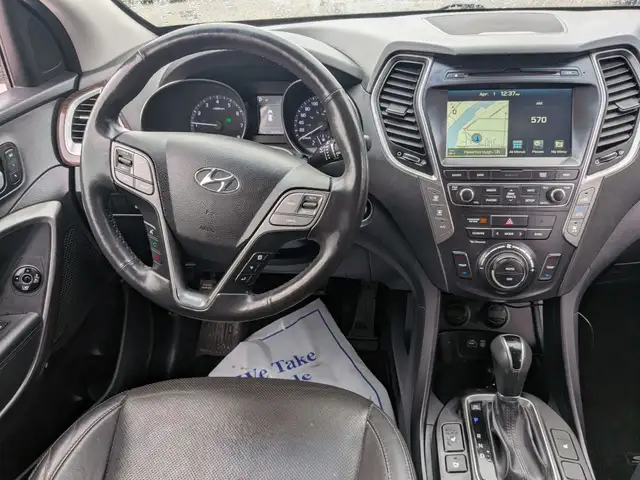 2017 Hyundai Santa Fe - Photo 9