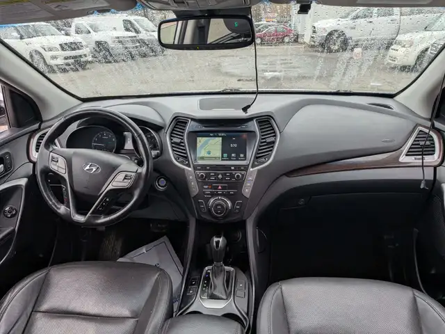 2017 Hyundai Santa Fe - Photo 10