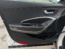 2017 Hyundai Santa Fe - Photo 14