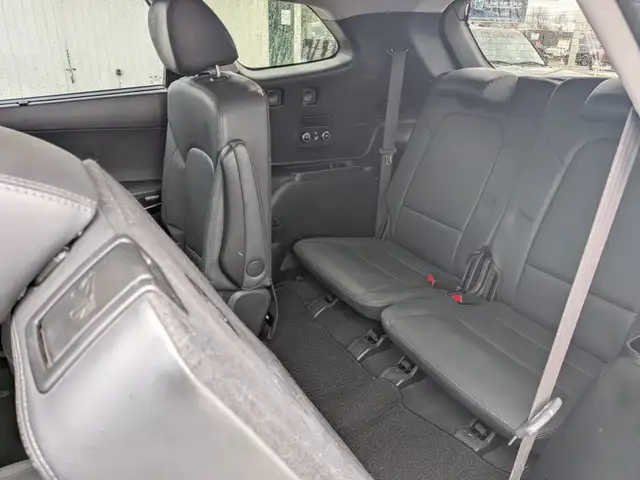 2017 Hyundai Santa Fe - Photo 16