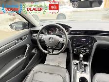 2021 Volkswagen Passat HIGHLINE | PANO | LIKE NEW | LOADED - Photo 14