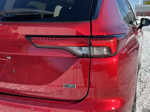 2024 Mitsubishi Outlander - Photo 9
