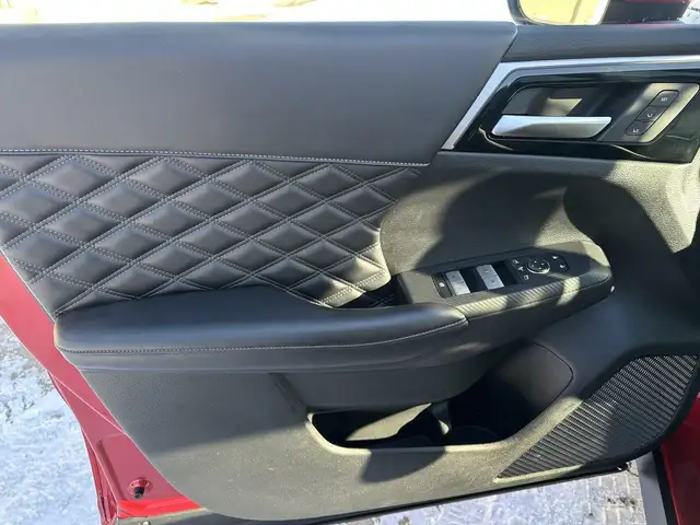 2024 Mitsubishi Outlander - Photo 12