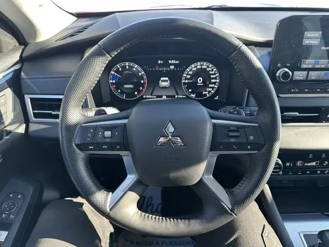 2024 Mitsubishi Outlander - Photo 18