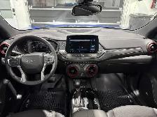 2024 Chevrolet Blazer RS AWD | V6 | Leather | Sunroof | Nav - Photo 4