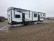 2022 Forest River Rogue Armored 45 Ft T/A 5th Wheel Toy Hauler T - Photo 3