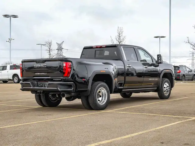 2026 GMC Sierra 3500HD Denali Ultimate - Photo 8