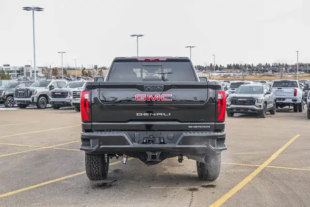2026 GMC Sierra 3500HD Denali - Photo 7