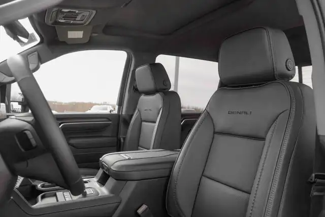2026 GMC Sierra 3500HD Denali - Photo 33