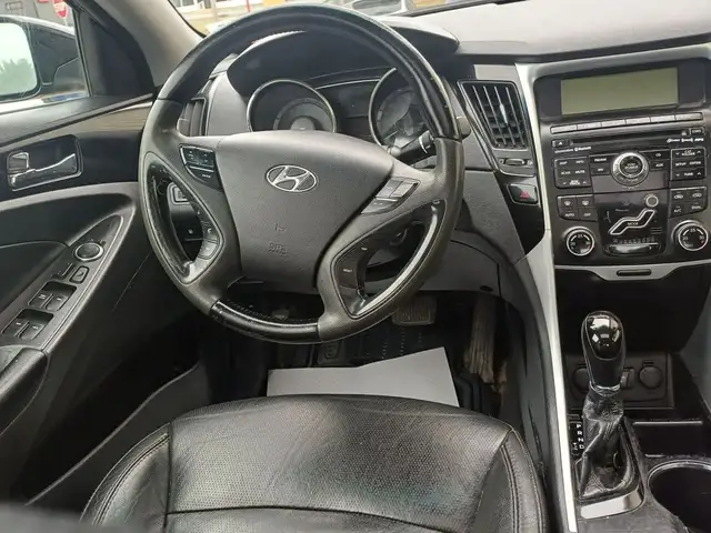 2011 Hyundai Sonata Limited - Photo 9
