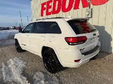 2018 Jeep Grand Cherokee 4WD - Photo 2