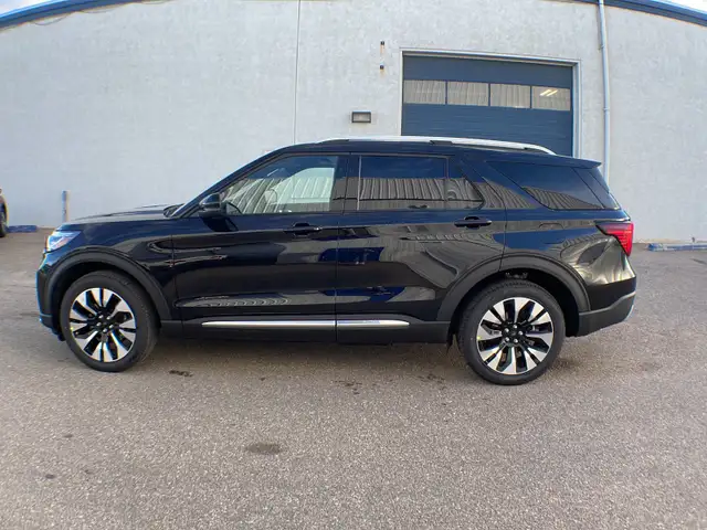 2026 Ford Explorer Platinum 4WD 600A - Photo 2