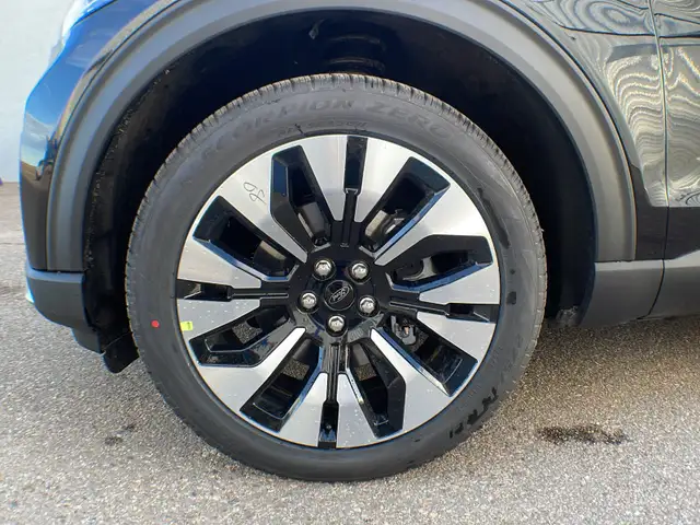 2026 Ford Explorer Platinum 4WD 600A - Photo 9