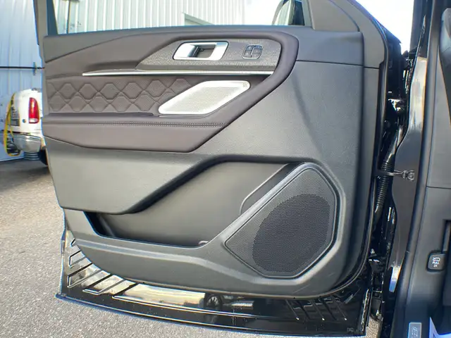 2026 Ford Explorer Platinum 4WD 600A - Photo 18