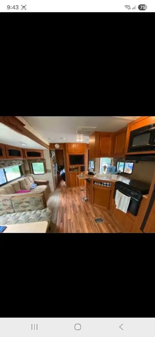 2011 Cherokee camp trailer - Photo 4