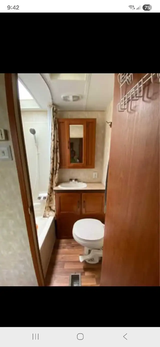 2011 Cherokee camp trailer - Photo 9