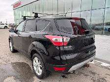 2017 Ford Escape SE • Accident Free Carfax • One Owner - Photo 4