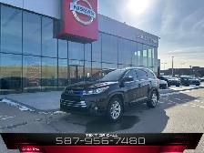 2017 Toyota Highlander Limited AWD • Captain Chairs • 360 Camera