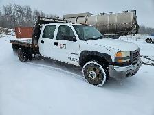 2003 GMC 3500 - Photo 2