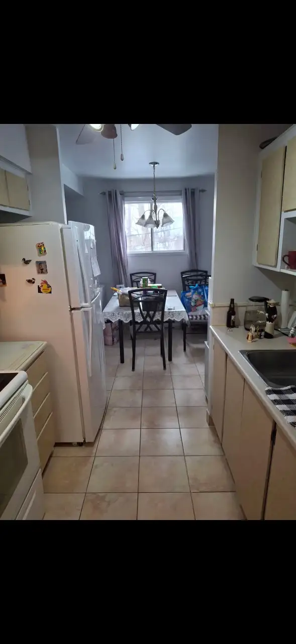 GRAND 4 1/2 A LOUER DUVERNAY EST LAVAL TÉL 515-337-9257 - Photo 3